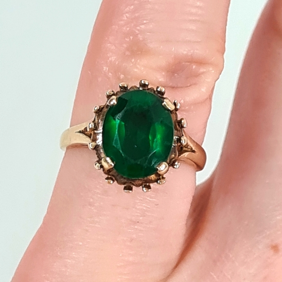 Jewelry - Vintage 10K Solid Gold Cocktail Ring with Oval Green Stone Size 4.5